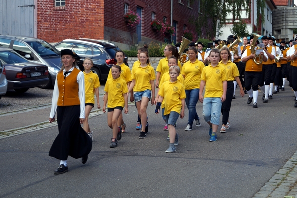 Titelbild ´s Ohmdener Dorffest des MVO "Rund ums Rathaus"